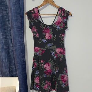NWT American Eagle Floral Swing Dress - Medium
